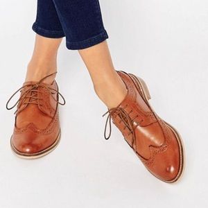 👞 Gorgeous British Tan Women’s Oxfords